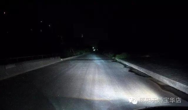 尤其是改過氙氣大燈的車主們，定期檢查電路，檢查火花塞是否積碳老化，這是很有必要的！