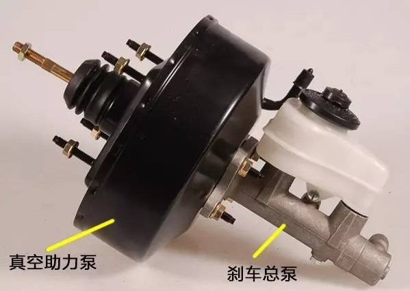 踩剎車感覺慢慢下沉是失靈前兆？