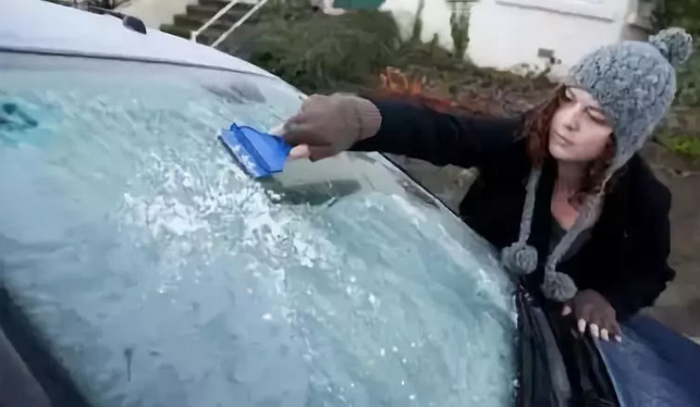 汽車玻璃結冰怎么辦，簡單處理有妙招