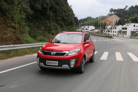 車窗怎么開省油又涼快？這些竅門送你秀操作！